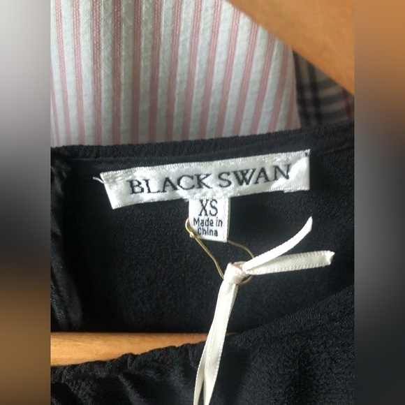 BLACK SWAN NWT ruffle sleeve dress - Picture 2 of 6
